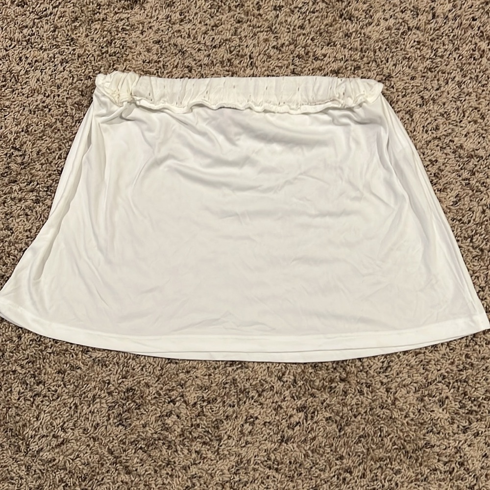 🆑FINAL PRICE‼️. BCBG size medium white skirt with detailed band and bow - Picture 4 of 5